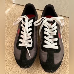Puma Sneakers Barely Used